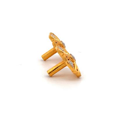 CHARMING FLORAL DESIGNED GOLD AND DIAMOND STUD  Studs