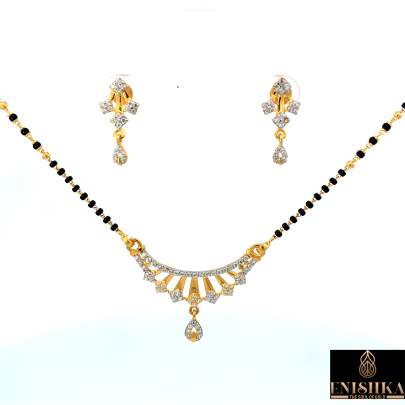 SPARKLING DAINTY MANGALSURA WITH EARRINGS  Gold