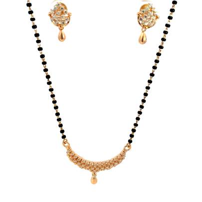 STUNNING DIAMOND MANGALSUTRA AND EARRINGS Gold