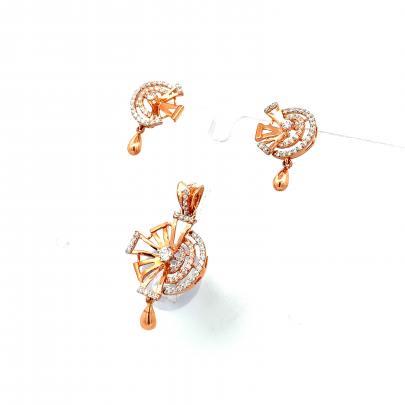 MODERN CIRCULAR FLORAL PENDANT AND EARRINGS  Gold