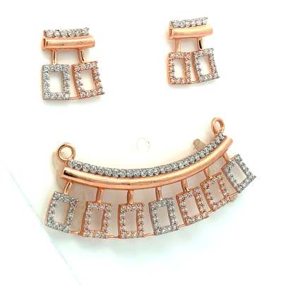 SPARKLING CHIC SQUARE CARVED GOLD PENDANT AND EARRINGS  Pendant Set