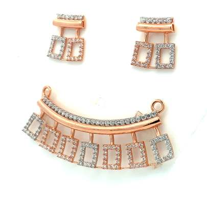 SPARKLING CHIC SQUARE CARVED GOLD PENDANT AND EARRINGS  Pendant Set