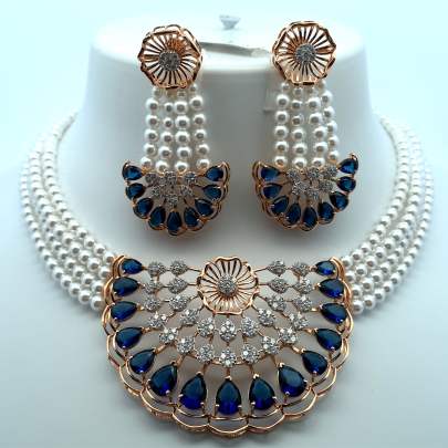 DIVINE FLORAL PEARL AND SAPPHIRE NECKLACE SET  Gold