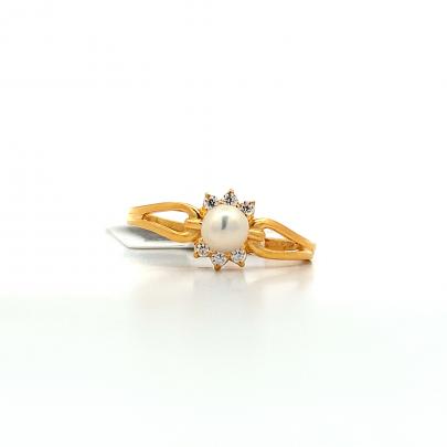 STERLING FLOWER DESIGNED PEARL STUDDED LADIES RING  Gold