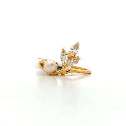 DELIGHTFUL LEAF INSPIRED PEARL AND DIAMOND RING  Gold