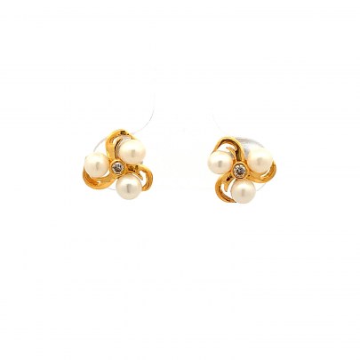 RELIABLE TRIO PEARL FLORAL STUD EARRINGS  Gold