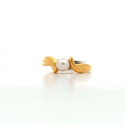 OPULENT IVORY PEARL AND GOLD FINGER RING  Rings