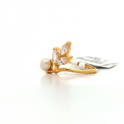 DELIGHTFUL LEAF INSPIRED PEARL AND DIAMOND RING  Rings