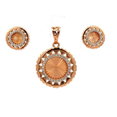STRIKING ROUND PENDANT CRAFTED WITH HEART  Gold