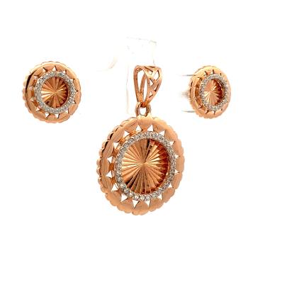 STRIKING ROUND PENDANT CRAFTED WITH HEART  Pendant Set