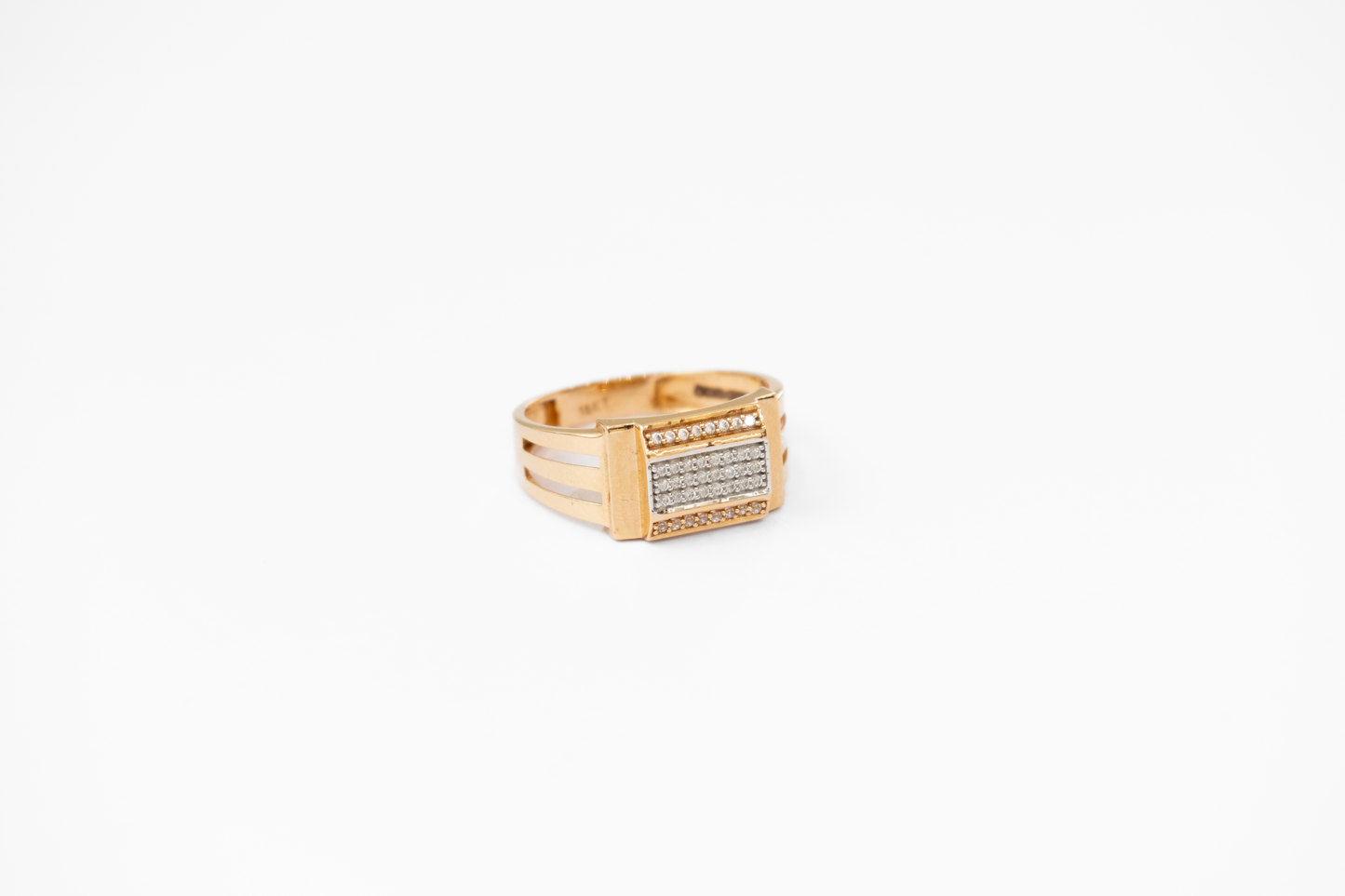 luminous diamond striped signet