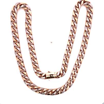 Elevate your inner godess with this 18kt Rose gold chain Chain