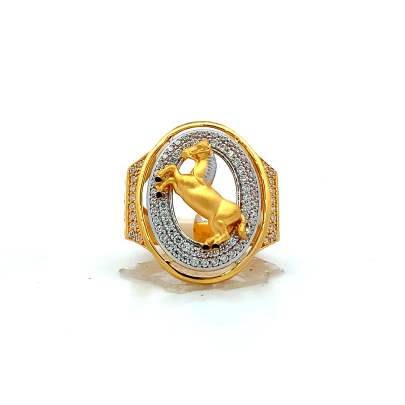 ATTRACTIVE MENS GOLD RING WITH HORSE HEAD  Gold