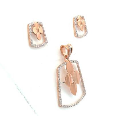 STYLISH LEAFY DESIGNED GOLD PENDANT AND EARRINGS  Pendant Set